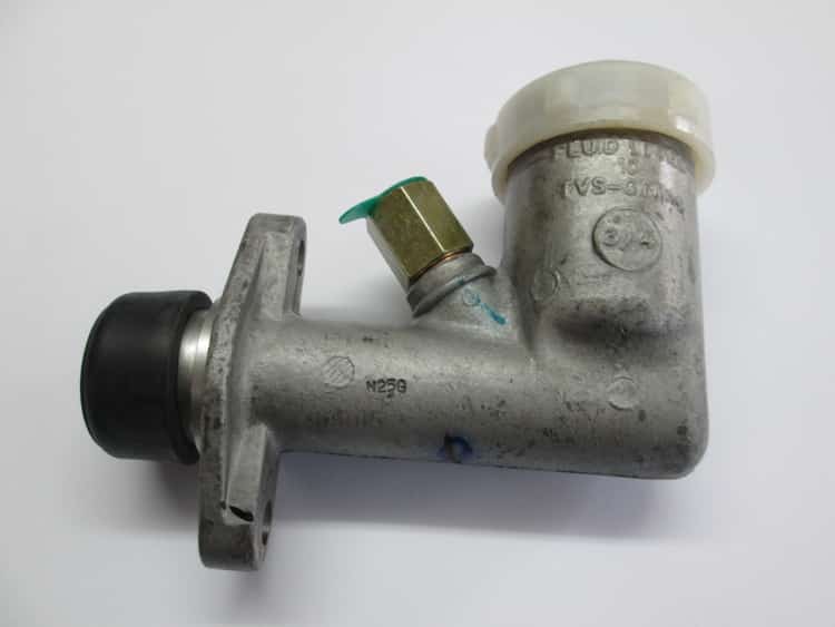 Image - TR6 CLUTCH MASTER CYLINDER - 0.75" Bore - (READ NOTES)